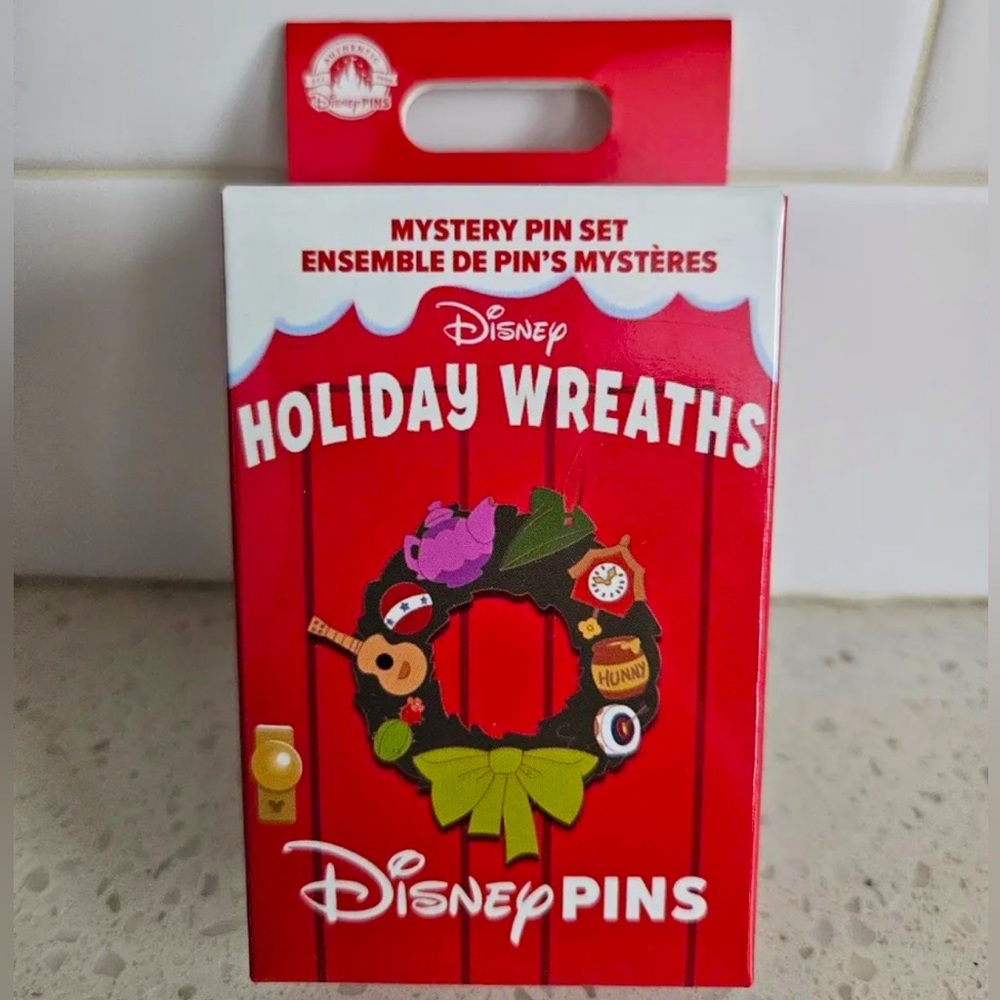 NIB 2023 Disney Parks Christmas Holiday Wreaths Mystery Box Set of 2 Pins Sealed - Picture 1 of 4